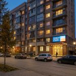 Покупка квартиры в новостройке Перми Apartment_building_facade_evenin…_202606200924_4.jpeg