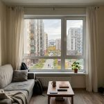 Двухкомнатные квартиры в новостройках Перми в Кировском районе Apartment_living_space_with_window_202606200943_2.jpeg
