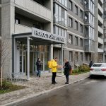 Новостройки Перми цены и качество жилья Courier_near_apartment_building_…_202606201226.jpeg