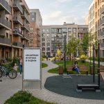 Новостройки Перми и микрорайон Садовый: выгодная покупка недвижимости Courtyard_with_fitness_equipment_202606200924.jpeg