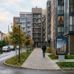 Покупка квартиры в новостройках Перми Person_walking_toward_apartment_…_202606200924_7.jpeg